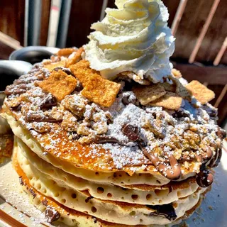 Cinnamon Toast Crunch Waffle With Banana and Real Cinammon