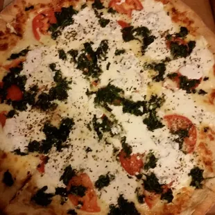 Spinach white pizza