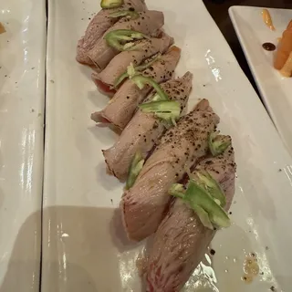 PEPPER BLUEFIN TUNA SUSHI