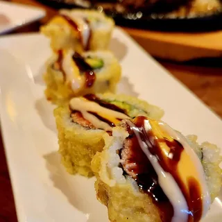 GOLDEN SPICY TUNA ROLL