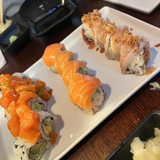SPICY SALMON ROLL