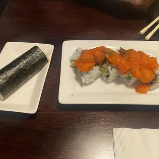 SPICY TUNA HAND ROLL