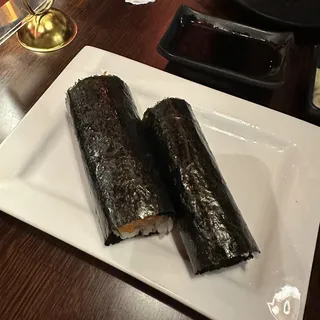 SPICY SALMON HAND ROLL