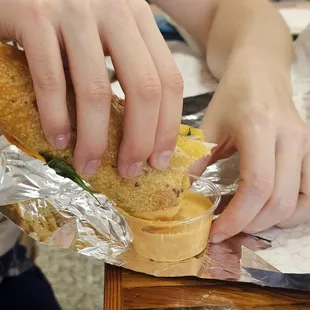 gamberi shrimp sandwich, Too Chico seltzer water