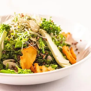 a bowl of broccoli and carrots