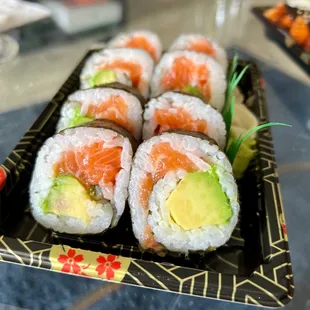Salmon Avocado roll