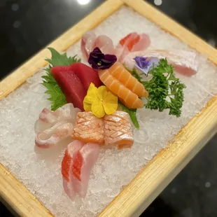 Omakase Sashimi Sampler
