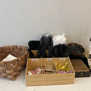 Silverware and condiments