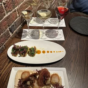 White wine flight, pan seared scallops, and tuna tacos