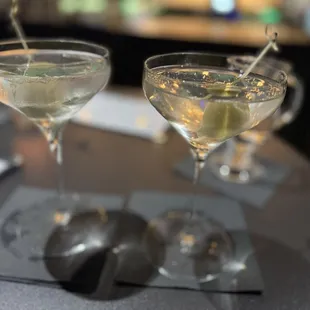 2 Martinis- Hendrick &amp; Bombay Sapphire