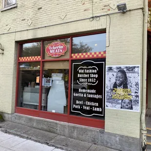 the outside of a restaurant