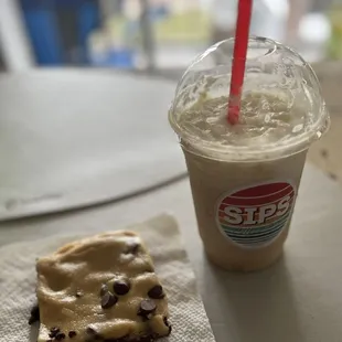 Cookie dough brownie &amp; Frozen latte