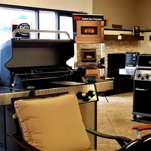 Our freestanding bbq showroon with grills from Weber, Broil King, Kamodo Joe, and many more