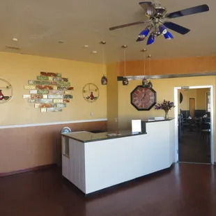 Front desk/lobby