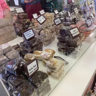 I've told you all this before but since it's Valentine Season.... This place makes the very best fudge!