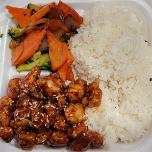 rice, carrots, and broccoli