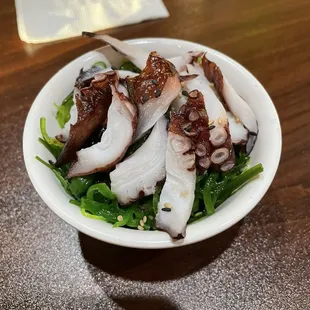 Seaweed salad w/octopus added