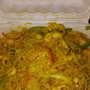 Very good Singapore Rice Noodles. Spicy and very tasty.