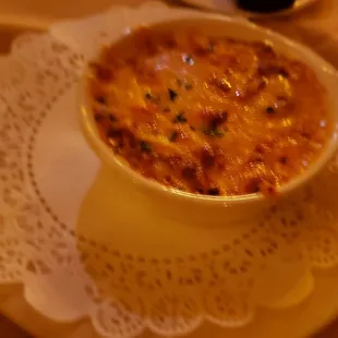 Baked burgundy onion soup