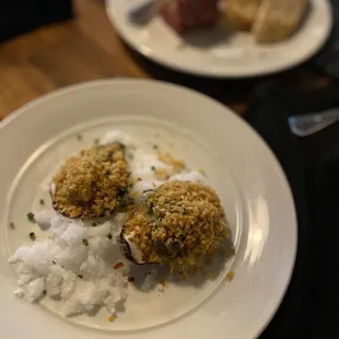 $9 Eddie's Rockefeller (2) Broiled Oysters with Spinach, Artichoke Fondue, Panko Crumbs (290 cal) (HH)