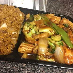 I was missing my NY Chinese food, this spot came pretty close. Chicken Szechuan with chicken fried rice (No mushrooms )