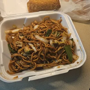 Chicken lo mein.