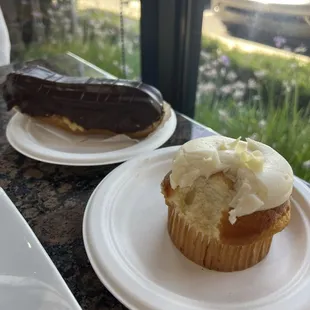 Eclair and vanilla cupcake