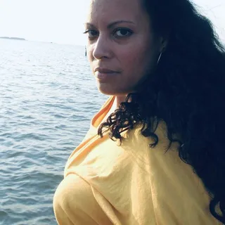 Jeannie R.