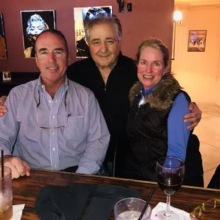 Had a great dinner at Eddies Cocktails! Fun place to meet friends and family.