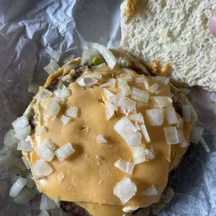 Cheeseburger extra cheese and onion