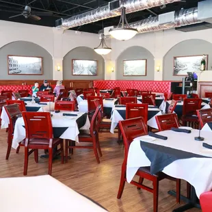 Side view of restaurant floor