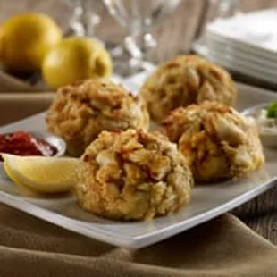 Eddie's crab cakes are to die for, and they'll ship them around the country upon request.
