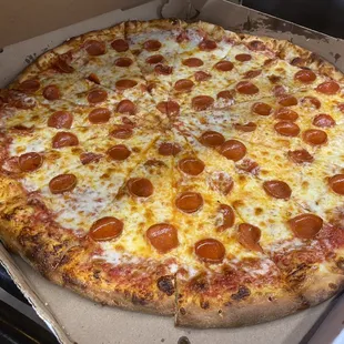 18inch with 1 topping - Pepperoni