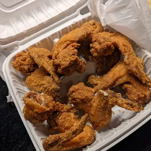Fried chicken wings