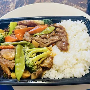 Beef with Chinese Vegetables full of flavor the meat is tender!