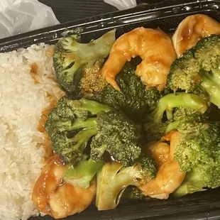 Shrimp &amp; Broccoli Lunch til 3pm