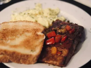 Illusions Bar & Grill