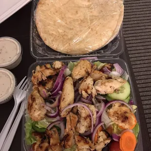 Tossed Salad with Grilled Chicken and warm pita bread