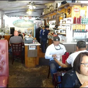 As I expected, I walked into a very busy restaurant on this late Saturday morning.