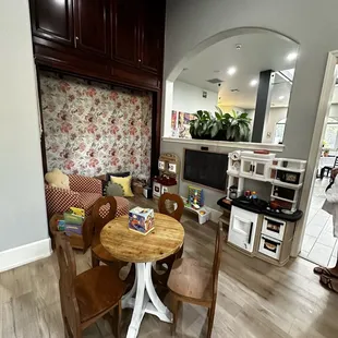 Café area with the play area smells delicious