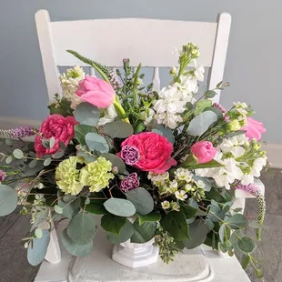 A cheerful flower arrangement.