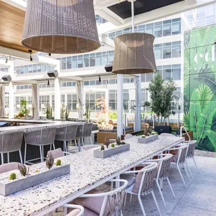 Bar and large group seating