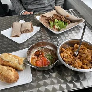 Full with fresh baguette and kitcha fitfit on the right