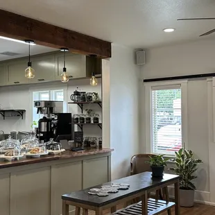 the kitchen and dining area