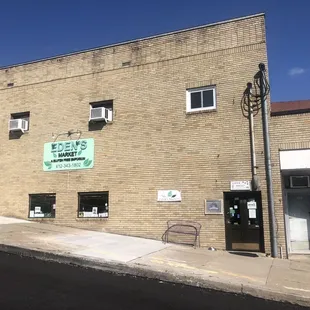 Entrance on Alfred Street