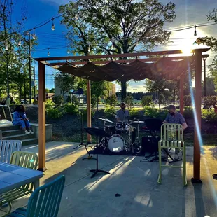 Awesome patio! Painting &amp; live jazz!