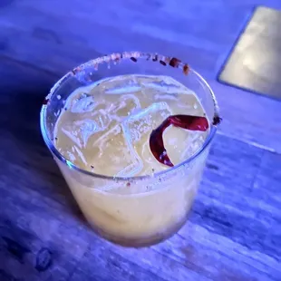 a close up of a margarita