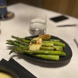 Grilled Asparagus with béarnaise sauce