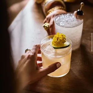 dessert, drink