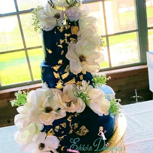 sapphire blue wedding cake